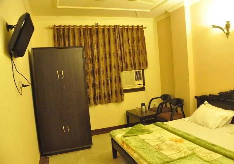 Hotel Amrit Villa Δελχί 3*,  Ινδία