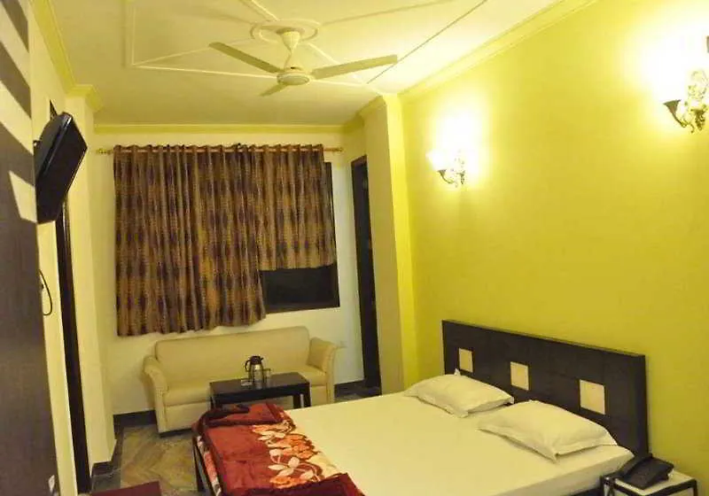 Hotel Amrit Villa Δελχί