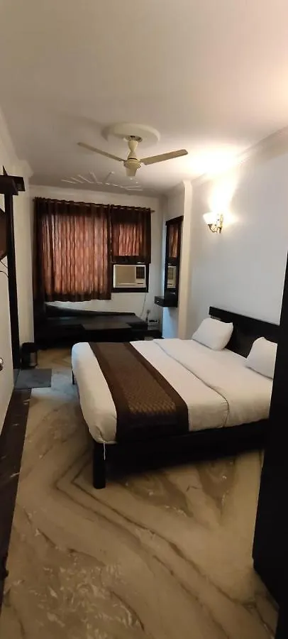 Hotel Amrit Villa Δελχί